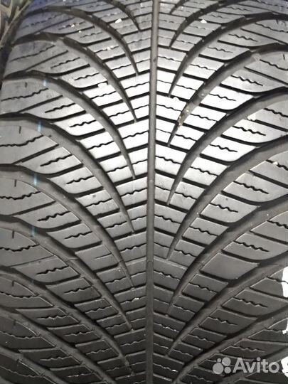 Goodyear Vector 4Seasons 235/50 R18 101V