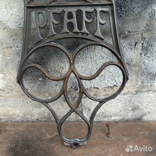 Чугунная станина от швейной машинки