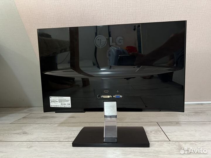 Монитор LG flatron e2260v