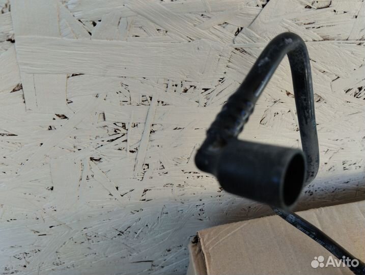 Трубка с датчиком давления воздуха усилителя