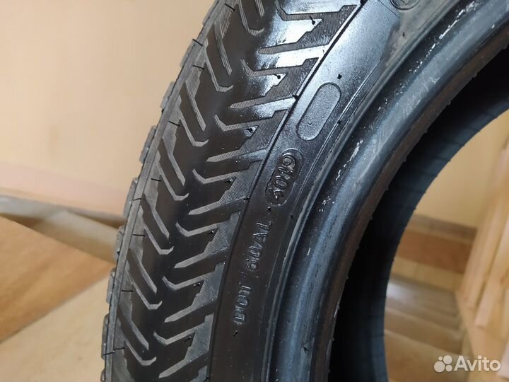 Nokian Tyres Hakkapeliitta 8 215/60 R16