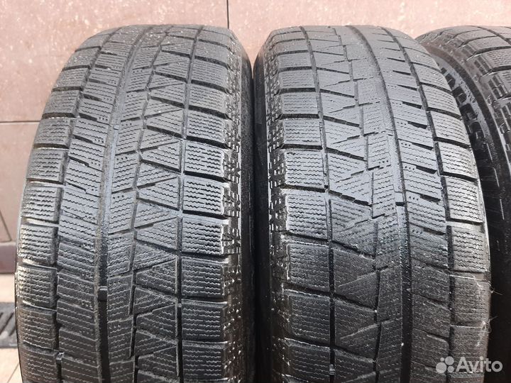 Bridgestone Blizzak Revo GZ 215/65 R16