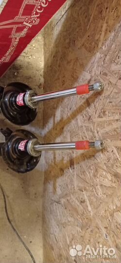 Амортизатор передний Jetta V / Golf V / Octavia a5