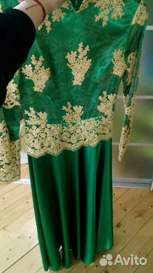 Платье на никах