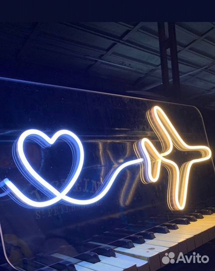Неоновая вывеска. Дизайн в подарок