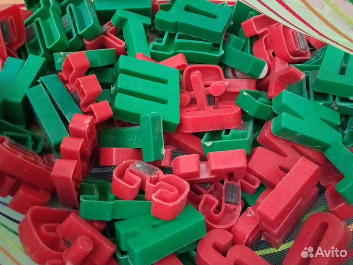 Магнитные буквы и цифры