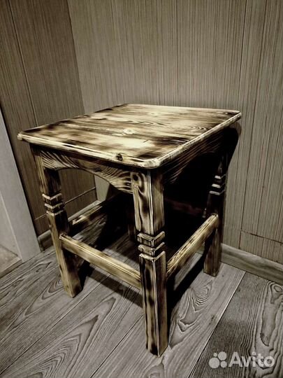 Табуретки деревянные