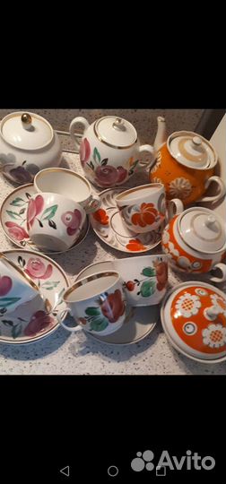 Сервизы чашки блюдца чайники