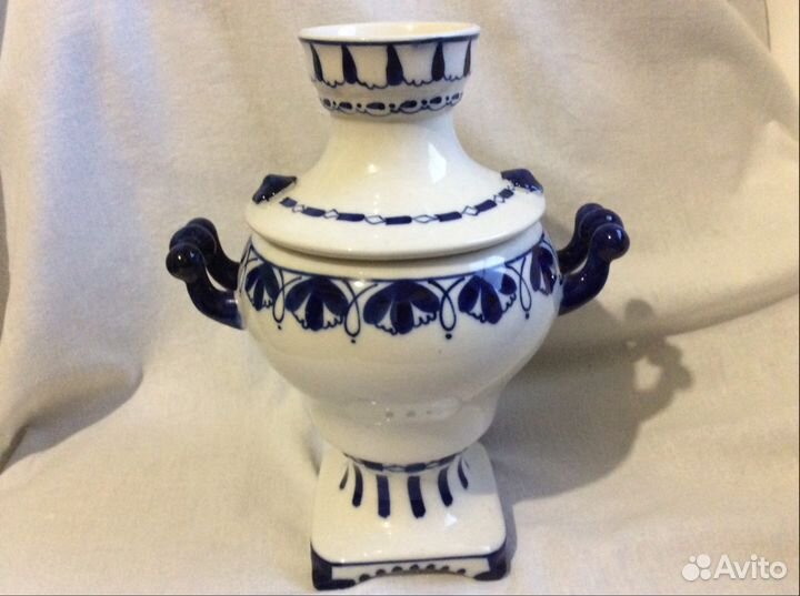 Сувенирный фарфоровый самовар 