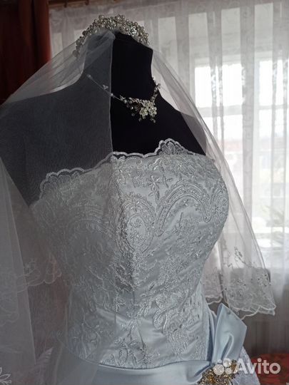 Свадебное платье 46