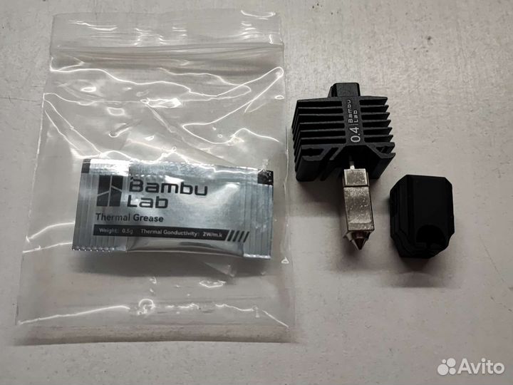 3d принтер Bambulab P1P с камерой и LED Новый