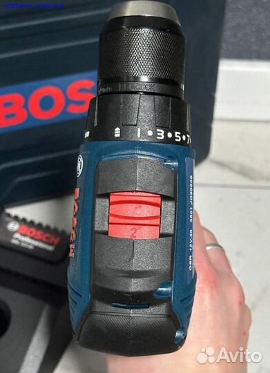 Шуруповерт Bosch 12V бесщеточный