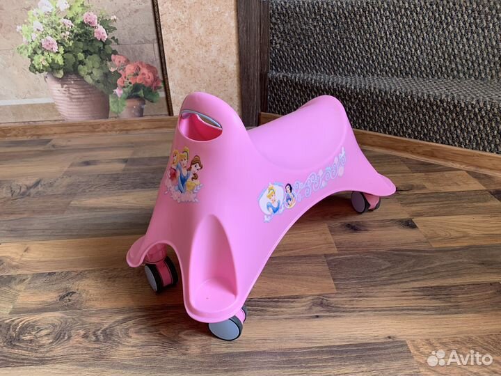 Игрушка-каталка «Принцессы Disney беговел толокар