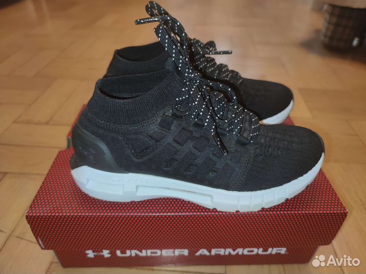 Кроссовки женские Under Armour