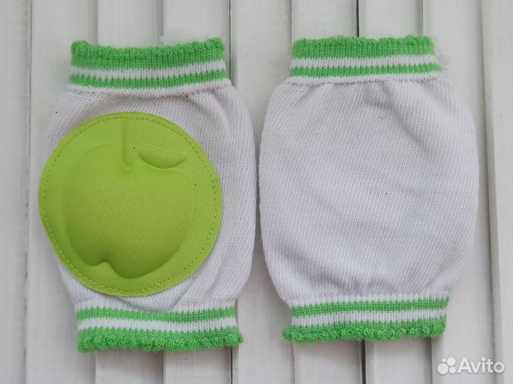 Для малышей носки, варежки, наколенники