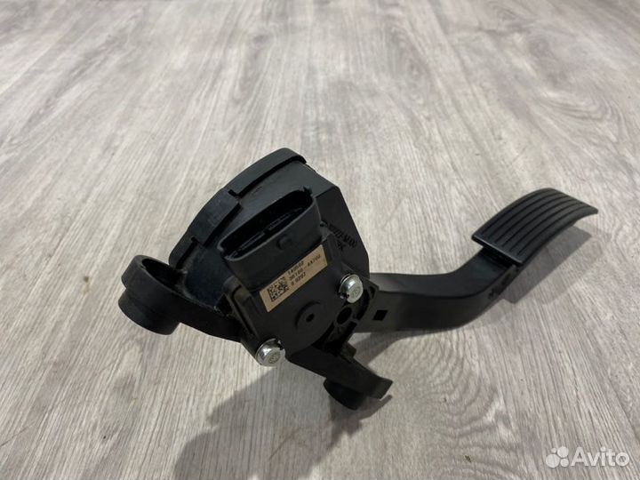 Педаль газа Hyundai Solaris седан G4FA 2014