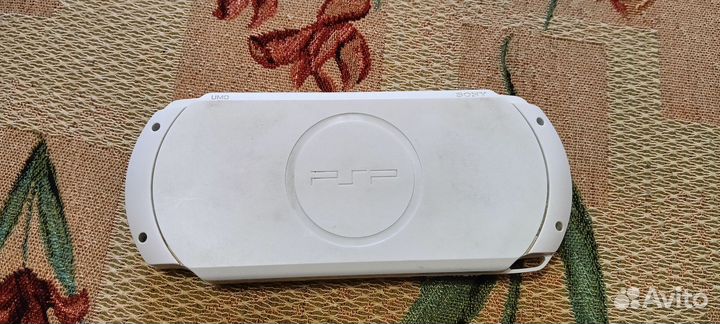 PSP e1008 с играми