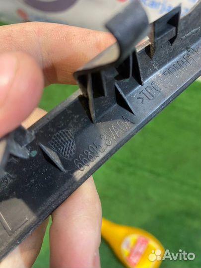 Уголок жабо (24) левый Nissan Note HE12 2017