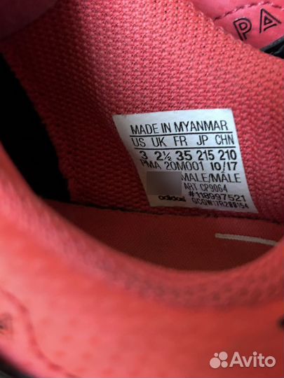 Бутсы сороконожки adidas 35