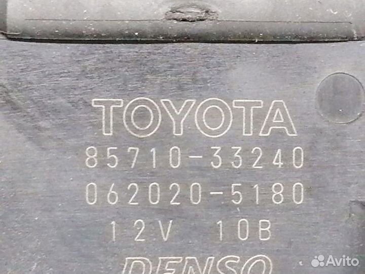 Моторчик стеклоподъемика передний правый Toyota