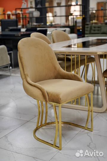 Стол кухонный