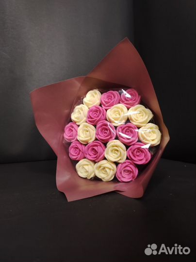 Букет - 19 Роз из Настоящего Бельгийского Шоколада