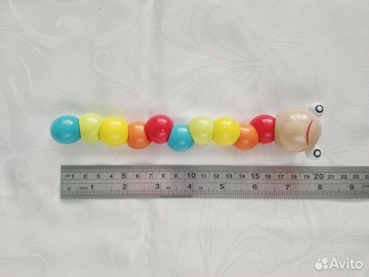 Гусеница деревянная цветная