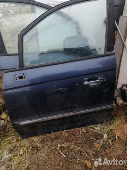 Двери на хундай траджет