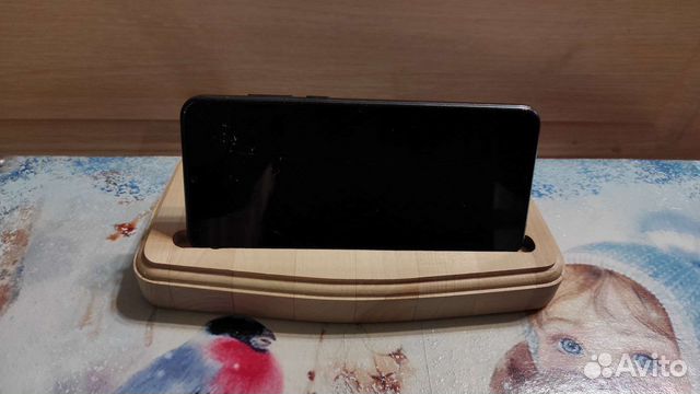 Подставка для телефона из дерева