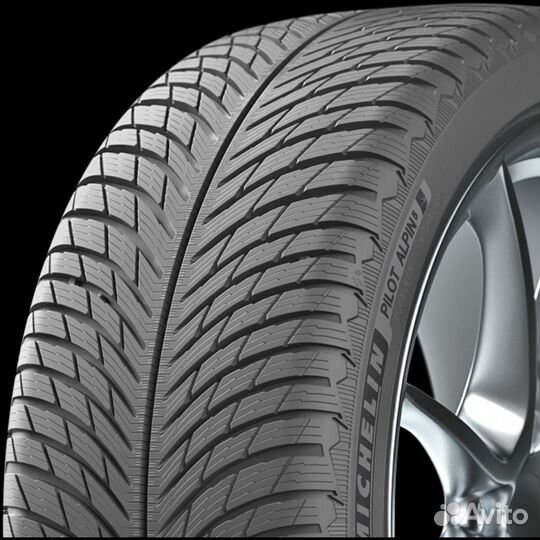 Michelin Alpin 5 325/40 R22 114T