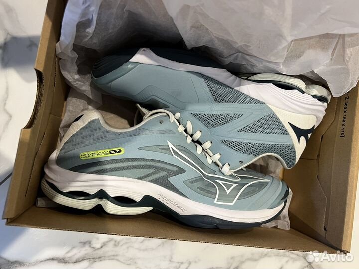 Кроссовки волейбольные Mizuno wave lightning z7