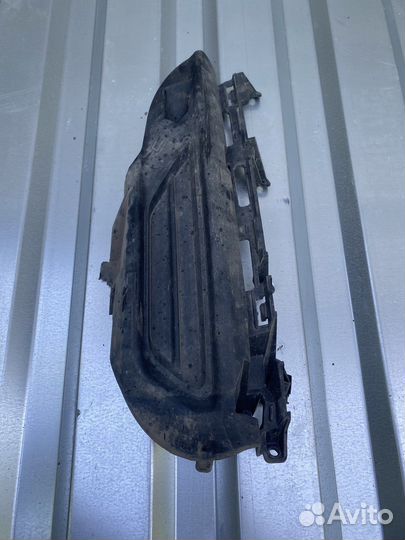 Заглушка птф передняя левая вольво хс60