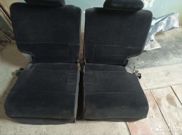 Сиденье третьего ряда