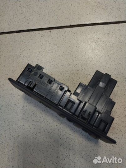 Переключатель света Renault Megane 3 H4M729 2014