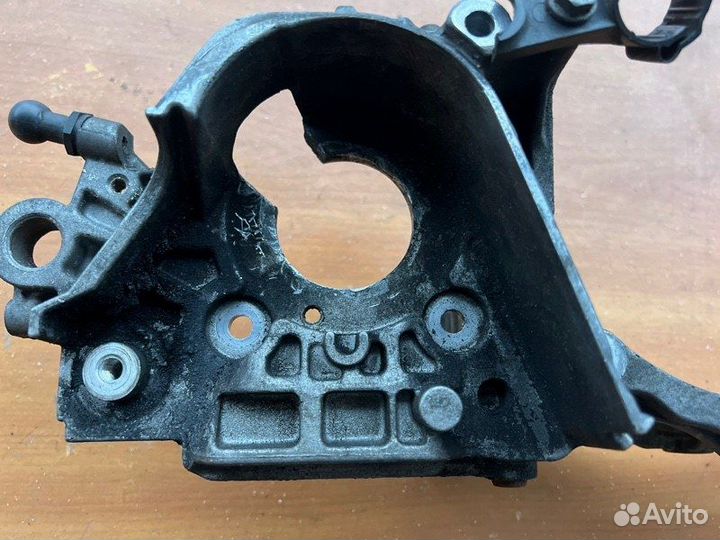 Кронштейн генератора Skoda Octavia A7 cxxb 2015