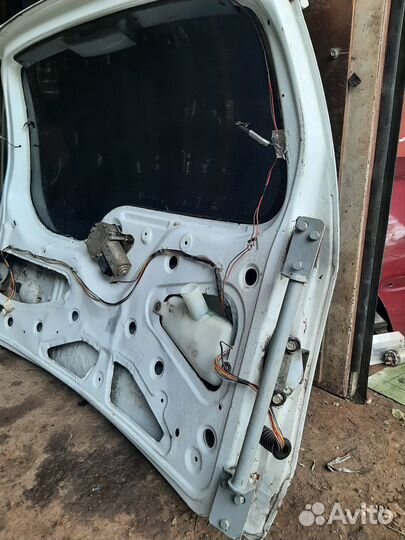 Дверь багажника Шеви Нива