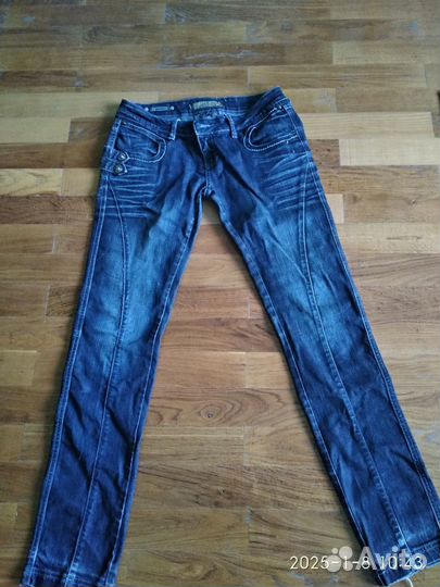 Джинсы