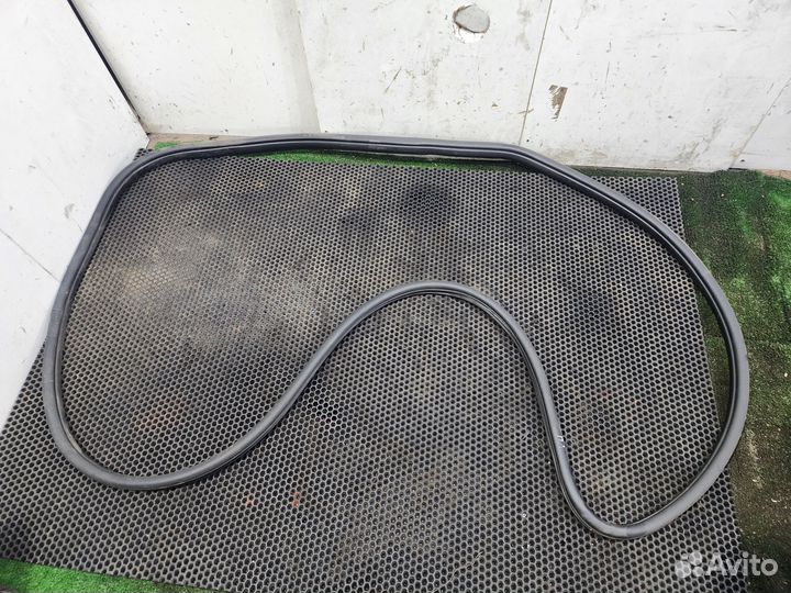 Уплотнитель двери передний левый Kia Ceed 2 JD