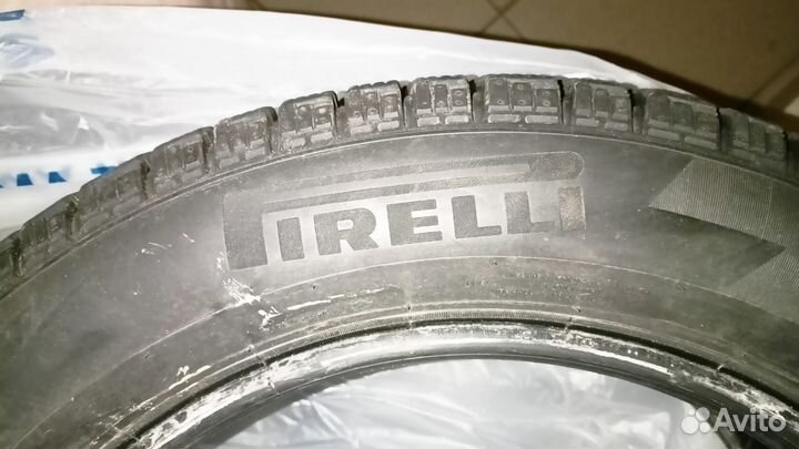 Pirelli Ice Zero FR 215/60 R17 100