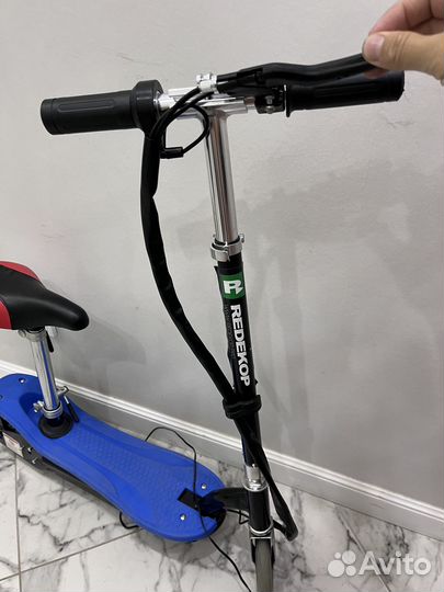 Детский электросамокат с сиденьем