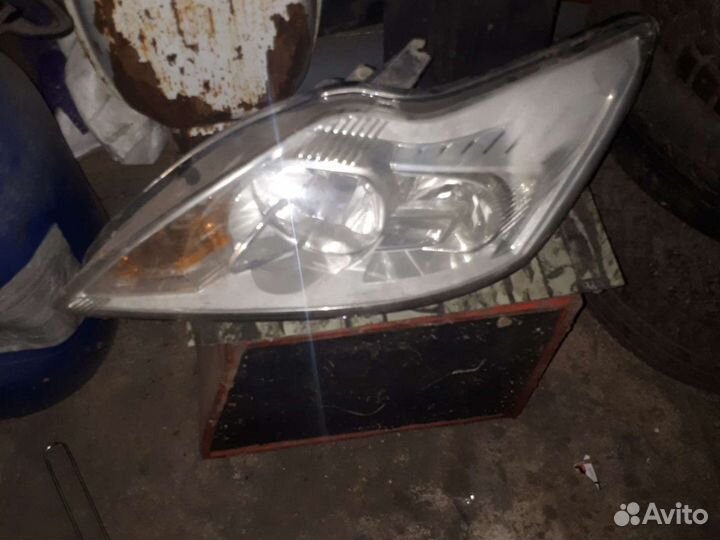 Фара ford левая