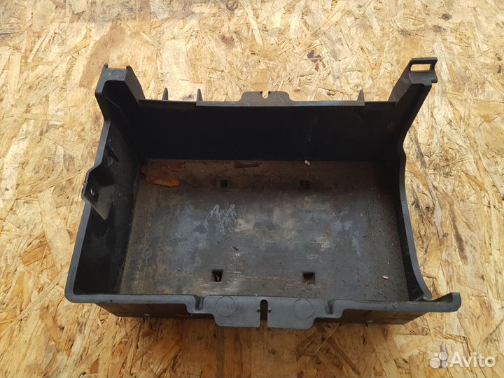 Корпус акб нижняя часть Ford Mondeo 3