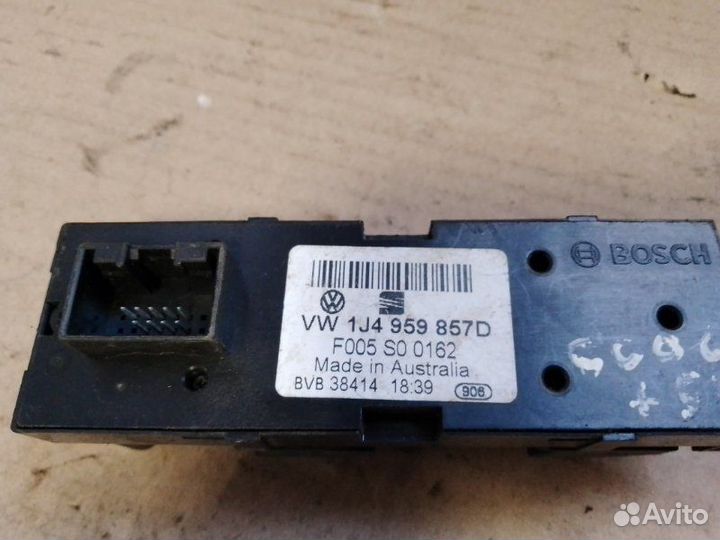 Блок управления стеклоподъемниками передний левый