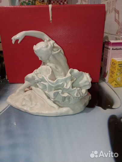 Фарфоровые статуэтки