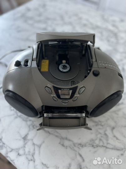 Радиомагнитола LG