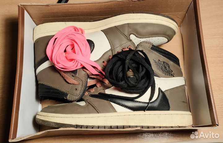 Nike air jordan 1 travis scott