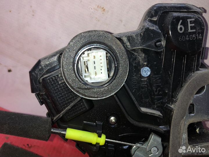 Замок передний правый Тойота Камри V40