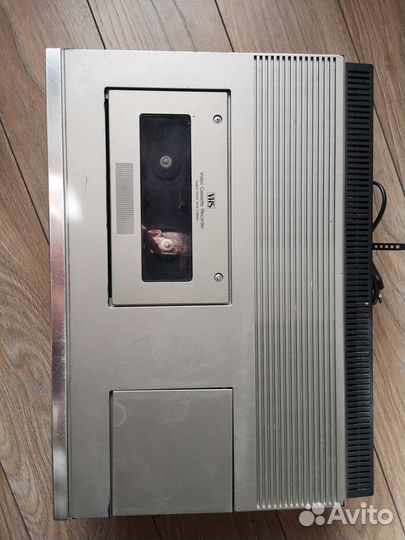 Видеомагнитофон National