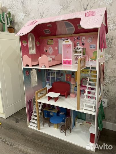 Домик для барби с мебелью б/у