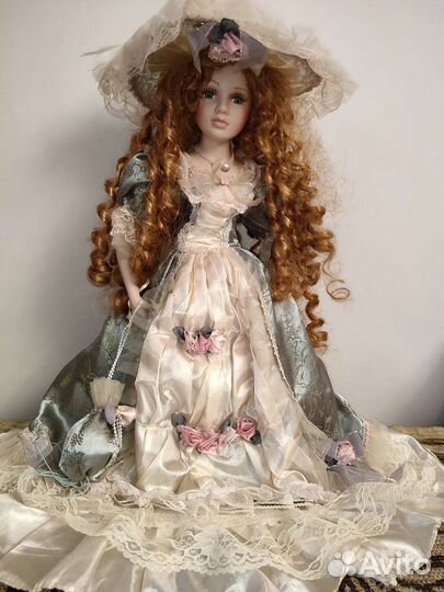 Кукла фарфоровая коллекционная